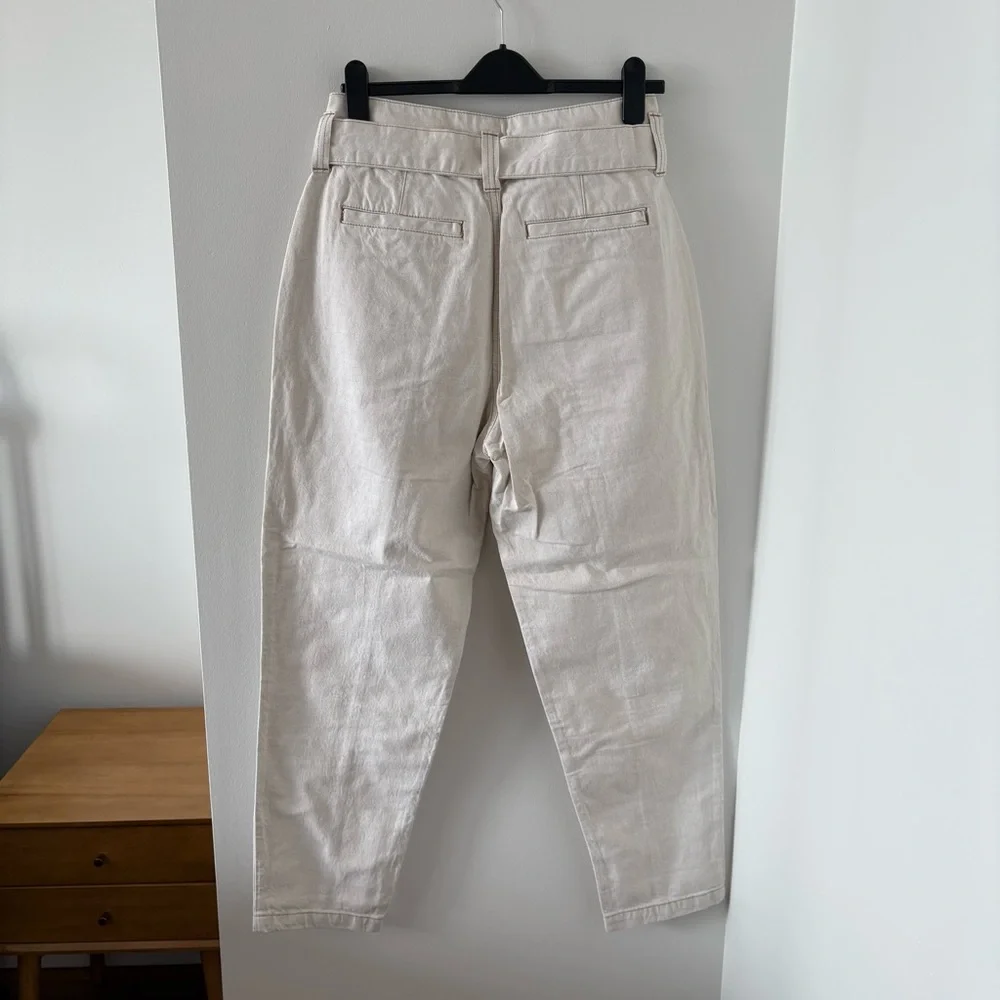Reiss Chantelle Mid Rise Tapered Belted Jeans‎ In Ecru Size 30 NWOT